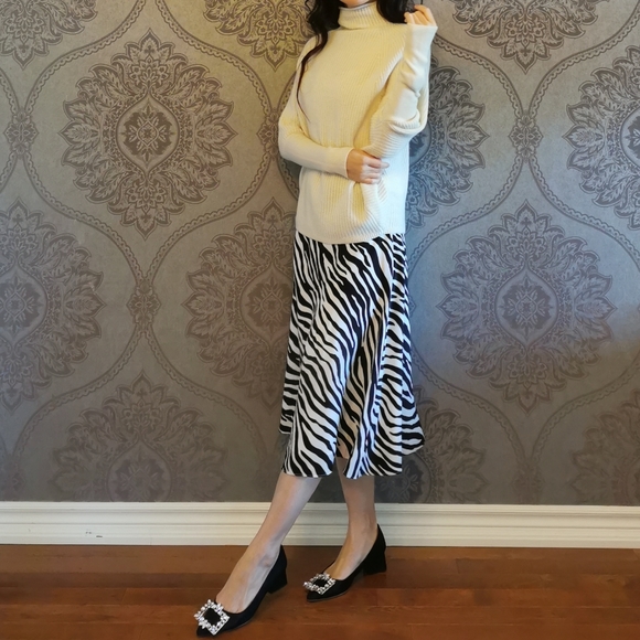 New Theory silk skirt - Picture 6 of 11